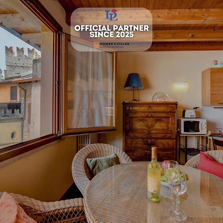 Desenzanoloft Official Partner Marriott Homes & Villas -Penthouse Never Say Never Sirmione Castle View Kültér fotó