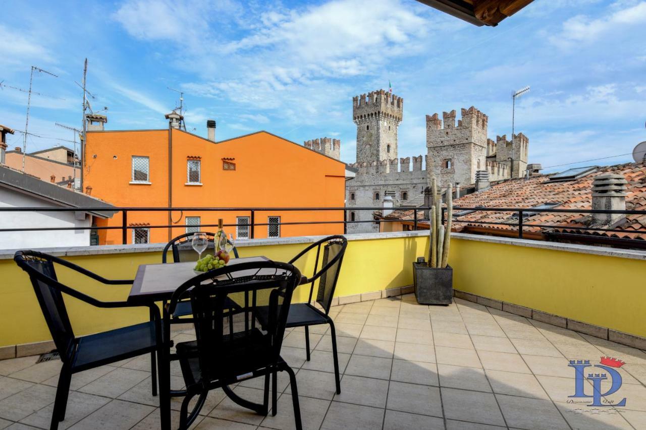 Desenzanoloft Official Partner Marriott Homes & Villas -Penthouse Never Say Never Sirmione Castle View Kültér fotó