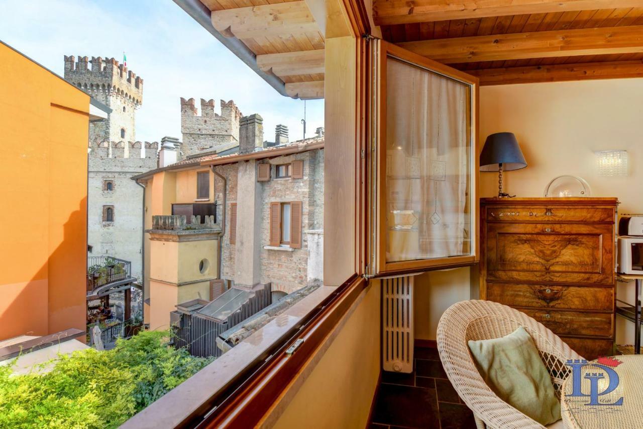 Desenzanoloft Official Partner Marriott Homes & Villas -Penthouse Never Say Never Sirmione Castle View Kültér fotó