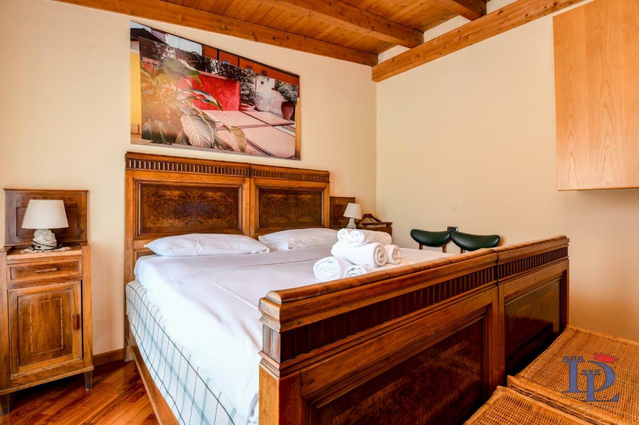 Desenzanoloft Official Partner Marriott Homes & Villas -Penthouse Never Say Never Sirmione Castle View Kültér fotó