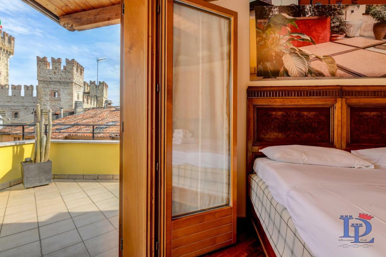 Desenzanoloft Official Partner Marriott Homes & Villas -Penthouse Never Say Never Sirmione Castle View Kültér fotó
