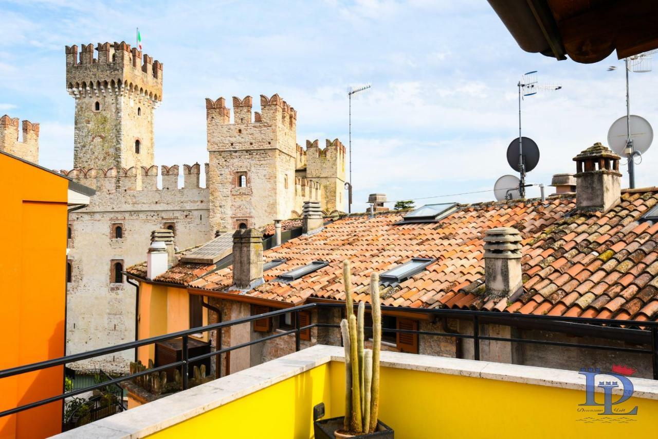 Desenzanoloft Official Partner Marriott Homes & Villas -Penthouse Never Say Never Sirmione Castle View Kültér fotó