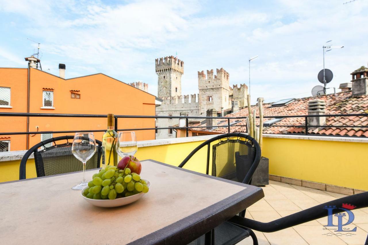 Desenzanoloft Official Partner Marriott Homes & Villas -Penthouse Never Say Never Sirmione Castle View Kültér fotó